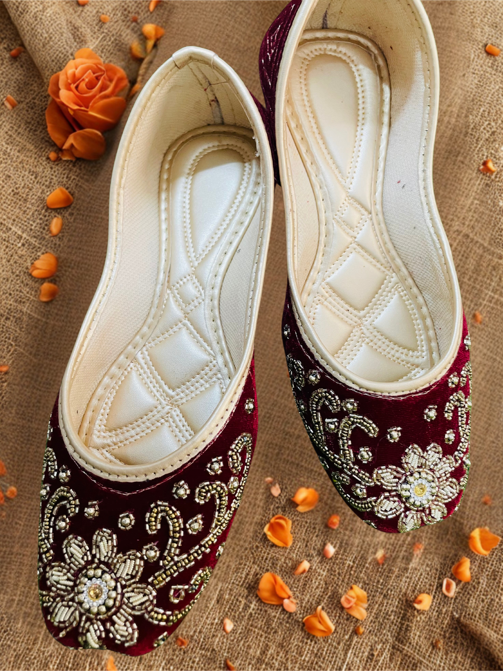 KAVE Royal Ruby Jutti – Maroon & Gold