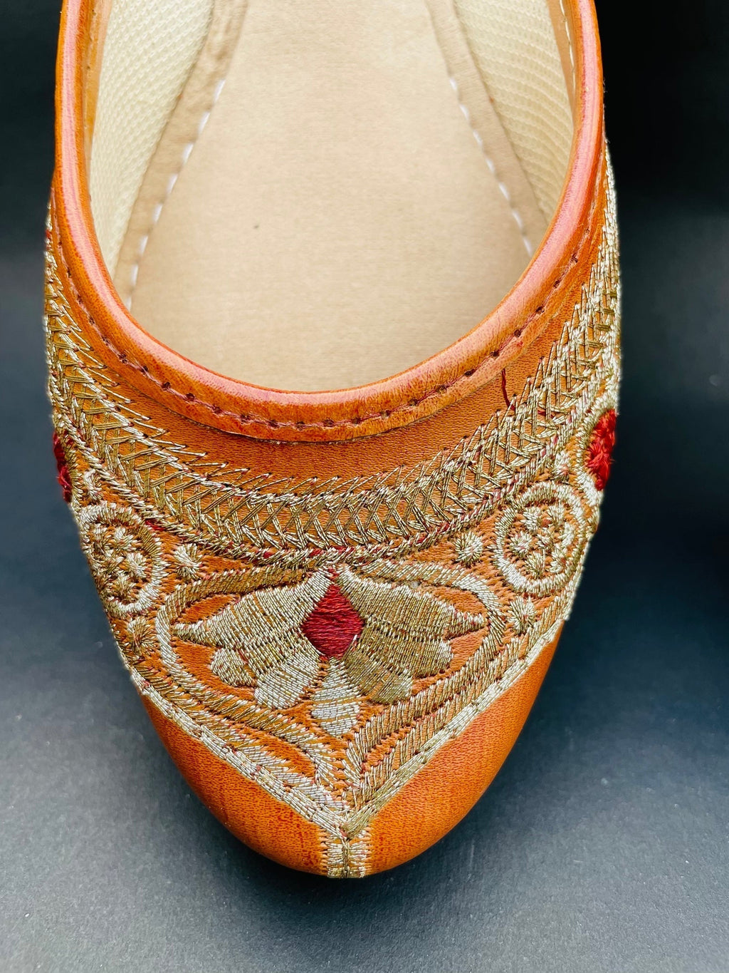 Amber Grace Embroidered Leather Jutti