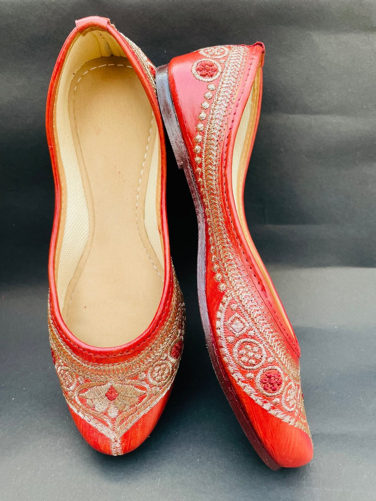 Rosé Radiance Embroidered Jutti