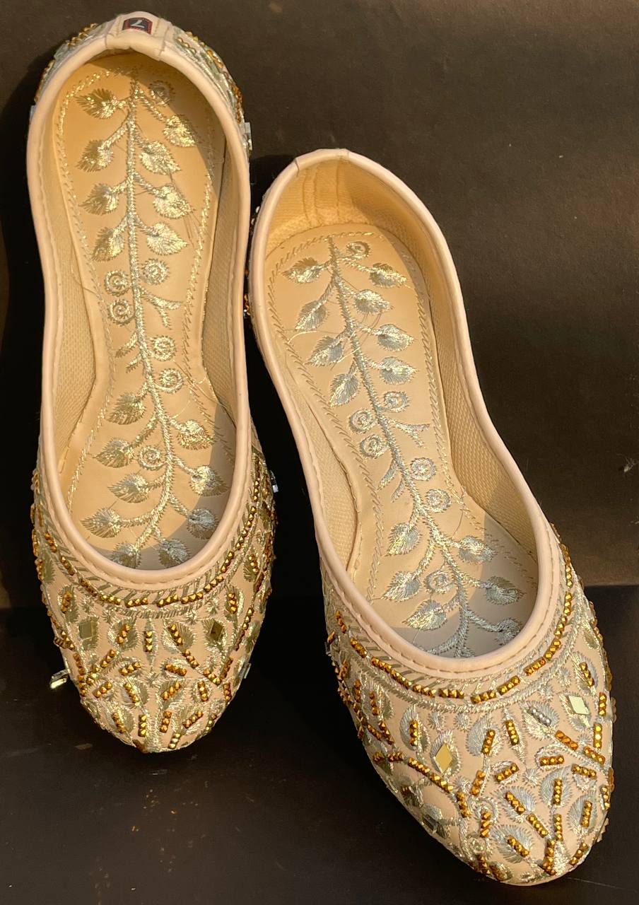 sheesh kari jutti